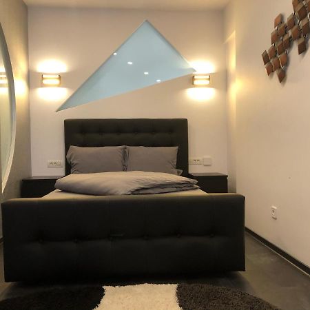 Stylish Westpark 2 Residence Lake View W8 Boekarest Buitenkant foto