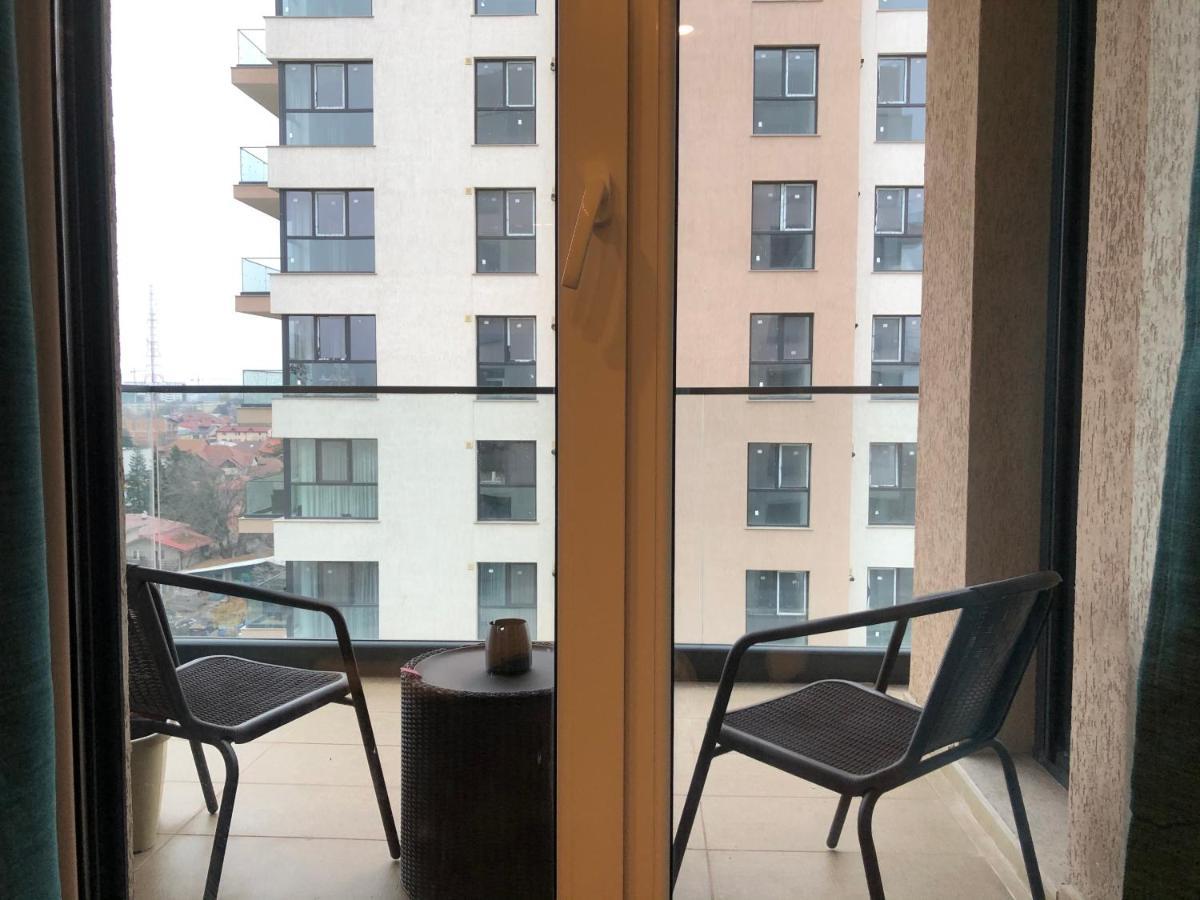 Stylish Westpark 2 Residence Lake View W8 Boekarest Buitenkant foto