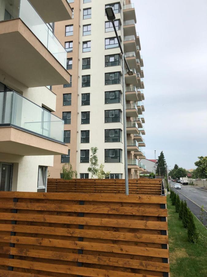 Stylish Westpark 2 Residence Lake View W8 Boekarest Buitenkant foto